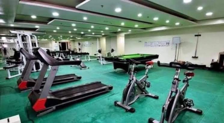 Budget Staycation With Free Pool And Gym Access Very Near Us Embassy, Robinsons Manila, Manila Zoo, Up Pgh Ngoại thất bức ảnh